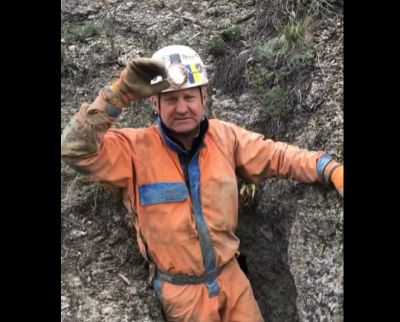 Вперше ступила нога людини: на Борщівщині відомий спелеолог відкрив нову частину печери (відео)