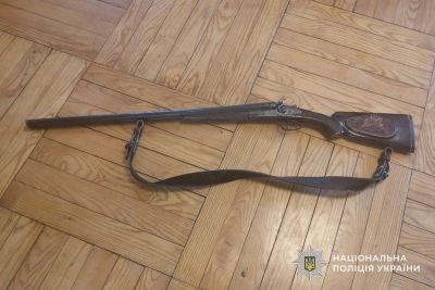 Через ревнощі погрожував зброєю: на Збаражчині чоловік налякав матір трьох дітей (фото)