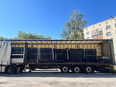 Заводська громада отримала 630 сонячних панелей та 8 інверторів від французів (фото)