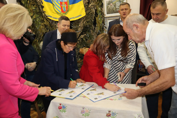 Виставку пам’яті загиблого захисника Володимира Брославського відкрили у Тернополі (фото)