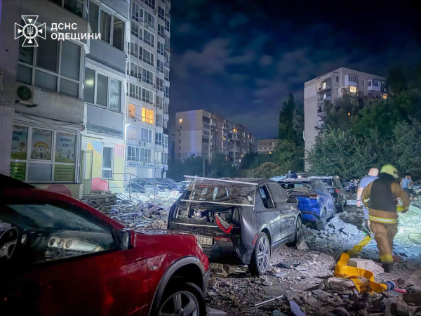 Відомо про 8 постраждалих, з яких 1 дитина: росія масовано атакувала Одещину (фото, відео)