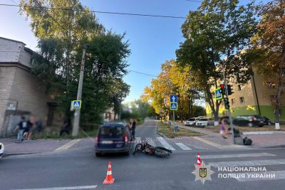 Збив мотоцикліста на зустрічній смузі: ДТП у Тернополі