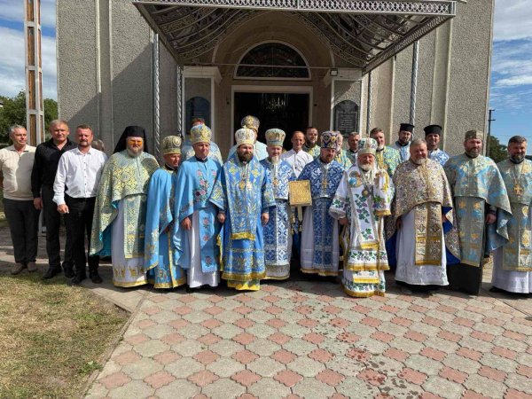 Храмове свято Різдва Пресвятої Богородиці відзначили у Кобиловолоках (фото)