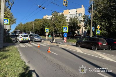 На пішохідному в Тернополі авто збило бабусю з дитиною