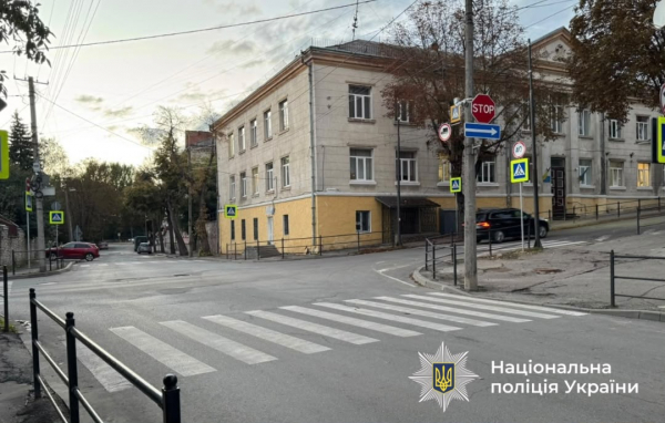 У центрі Тернополі водій збив 18-річну дівчину та втік з місця аварії (фото)