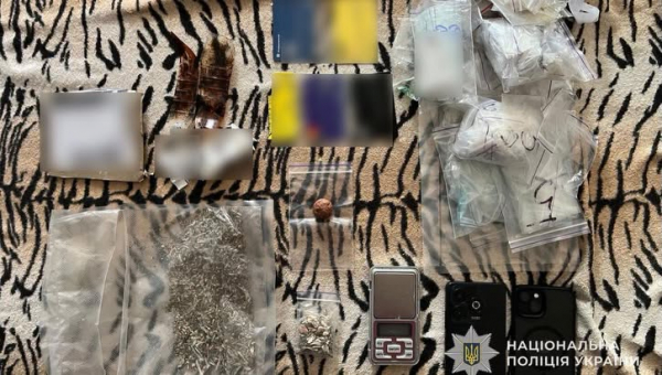 Дві мережі збуту та сім підозрюваних: у Тернополі викрили наркосхему (фото)