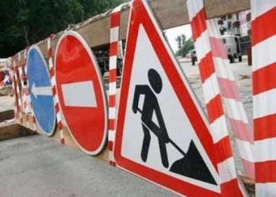На чотири дні частково перекриють рух транспорту на вулиці Слівенській (відео)