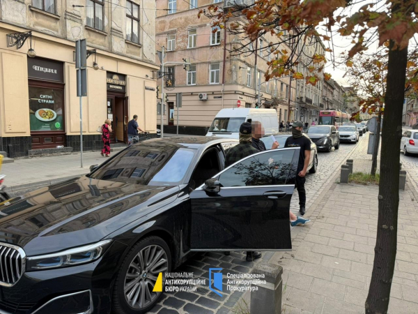 Привласнили 42 млн грн: НАБУ розкрили деталі операції «Карфаген» (фото, відео)