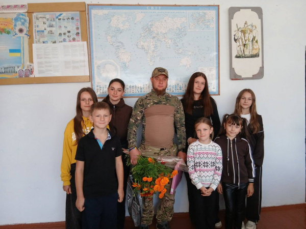 Учні Горожанської школи зібрали 10 тис грн на авто воїну, який прийшов у відпустку (фото)