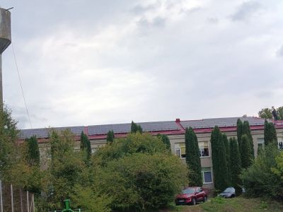 Весь дах в сонячних панелях: школа на Кременеччині стане енергонезалежною (фото)