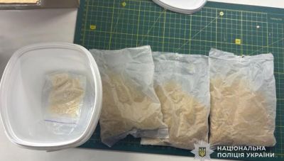 Дві мережі збуту та сім підозрюваних: у Тернополі викрили наркосхему (фото)