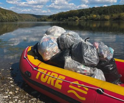 На берегах Дністра зібрали понад 2,5 тисячі літрів сміття (фото)