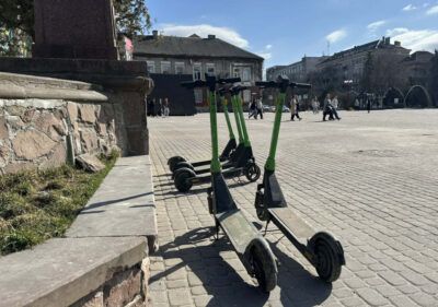Від початку року в Тернополі трапилося 23 ДТП за участю електросамокатів (відео)
