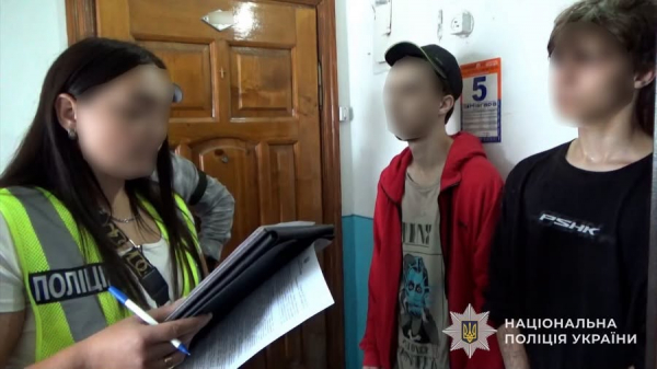 Дві мережі збуту та сім підозрюваних: у Тернополі викрили наркосхему (фото)