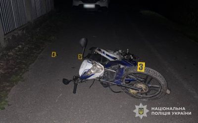 Врізався в огорожу: у ДТП на Чортківщині потрапив мотоцикліст
