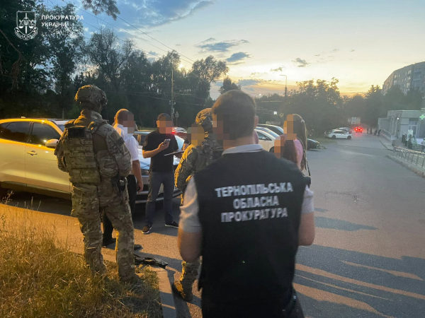 Інвалідність за 20 тисяч доларів: на оборудці викрили адвоката з Тернопільщини (фото)
