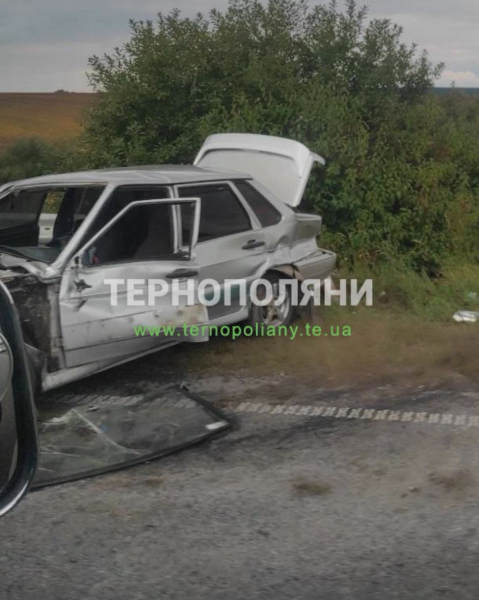 ДТП на об’їзній Мишковичів: біля розв’язки на Теребовлю розбився легковик (фото)