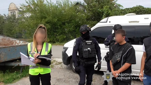 Дві мережі збуту та сім підозрюваних: у Тернополі викрили наркосхему (фото)