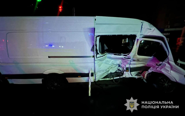 Водій елітного авто був напідпитку і без прав: в аварії на Східному у Тернополі постраждали 8 осіб (фото)