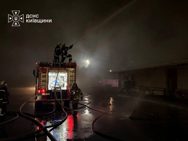 Київщина: росіяни знов масовано атакували область, травмовано 2 людини (фото, відео)