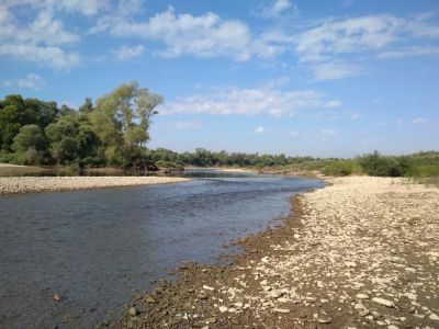У сусідній з Тернопільщиною області закликають економити воду через маловоддя