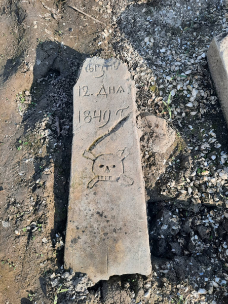 На Дністрі знайшли пам'ятник українцю, який загинув біля Порт-Артуру за 10 тисяч кілометрів (фото)