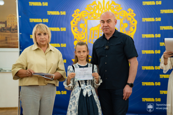 Понад сто обдарованих учнів та студентів отримуватимуть стипендії у Тернополі (ФОТО)