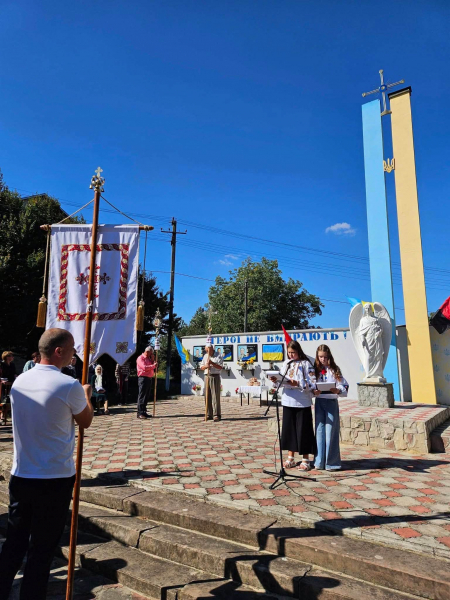 Загинув під час бойового завдання: меморіальну дошку відкрили Герою з Козівської громади (ФОТО)