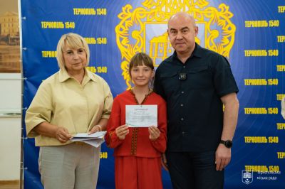 Понад сто обдарованих учнів та студентів отримуватимуть стипендії у Тернополі (ФОТО)