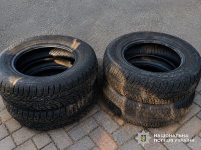 У Тернополі чоловік залишився без шин і без грошей, здійснюючи покупку в інтернеті
