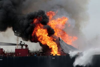 Горить військово-морська база рф, вибухи на кораблях: нищівні удари українських військових
