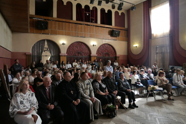 У Копичинцях презентували збірку поезій, присвячену пам’яті полеглого воїна (фото)