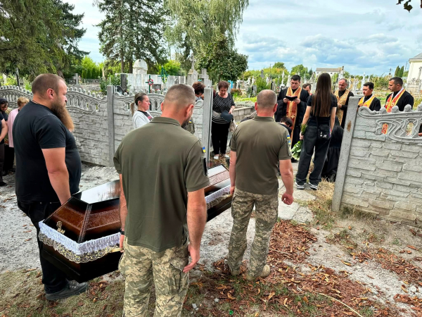 Загинув у травні 2023 року: у Козовій поховали воїна Володимира Ганкевича (фото)