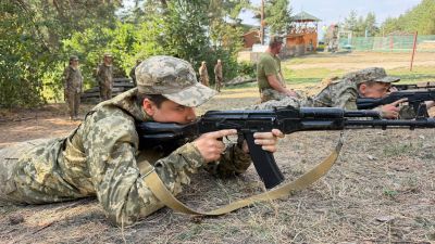 Стріляли, копали окопи та долали смугу перешкод: вишкіл для курсантів з Тернопільщини (ФОТО)