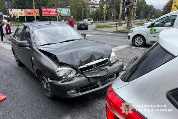 Неповнолітній на зустрічній і падіння у маршрутці: деталі ДТП в Тернополі (фото)