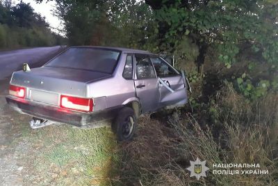 ДТП з потерпілими: п’яний водій врізався у дерево на Чортківщині