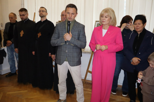 Виставку пам’яті загиблого захисника Володимира Брославського відкрили у Тернополі (фото)