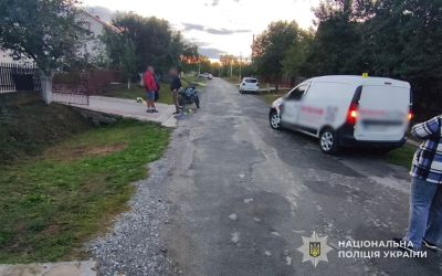 Врізався в авто: у ДТП потрапив 14-річний мотоцикліст у Копичинцях