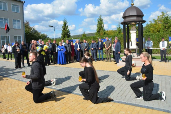 У Бережанах відкрили Алею пам’яті полеглих захисників (фото)