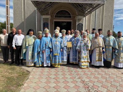 Храмове свято Різдва Пресвятої Богородиці відзначили у Кобиловолоках (фото)