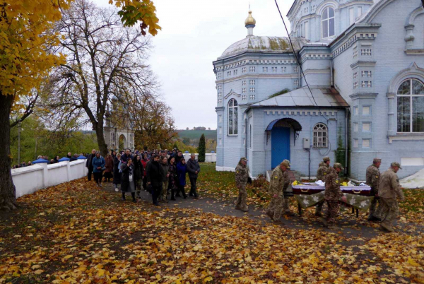 Шумська громада попрощалася із захисником Олександром Стельмащуком (фото)