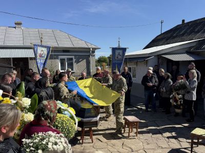 У Теребовлянській громаді попрощалися із захисником Андрієм Мединським (фото)