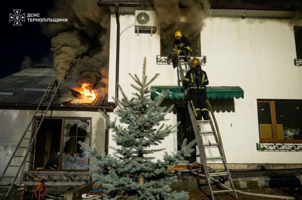 На Тернопільщині загорілося приміщення сауни (фото)