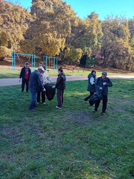В урочищі Червоне на Тернопільщині впорядковують місце відпочинку (фото)
