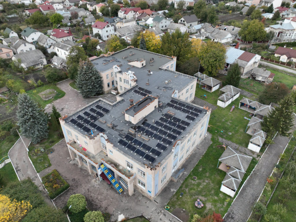 У шести дитсадках Чорткова встановили сонячні електростанції з акумуляторами (фото)