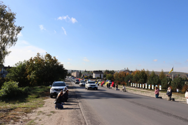 Загинув під артилерійським обстрілом: Білецька громада прощається з 36-річним воїном (фото)