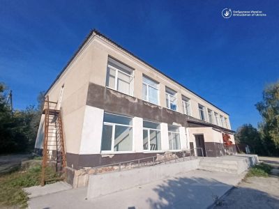 Протікає дах та немає укриття: як живуть ВПО у Старому Збаражі