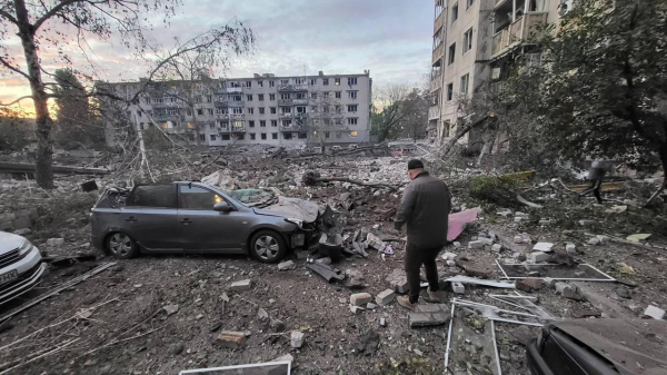 Попередньо п'ятеро загиблих, зруйновані багатоповерхівки та підприємства: росія атакувала Україну ракетами (фото)