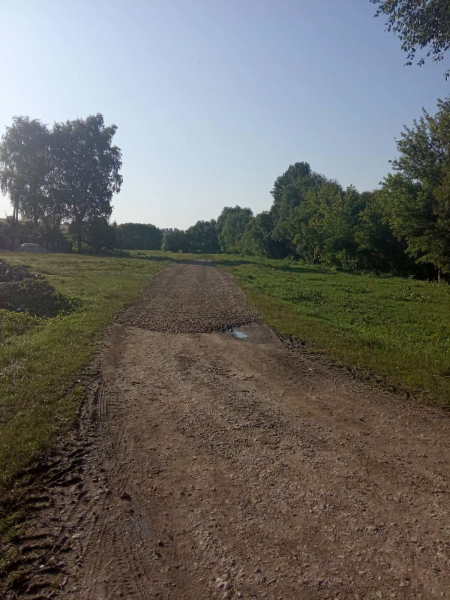 Чому в Підгородньому асфальт, а в інших селах громади щебінь: назвали ціну питання (фото)