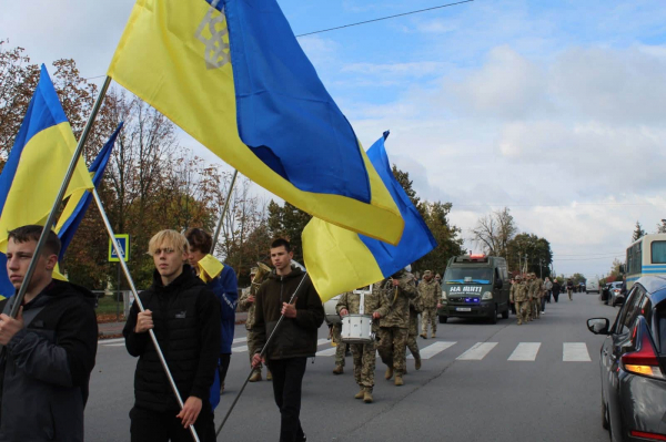 У Великих Гаях попрощалися із захисником Андрієм Смолінським (фото)